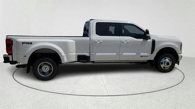 Photo of 2025 Star White Ford F-350