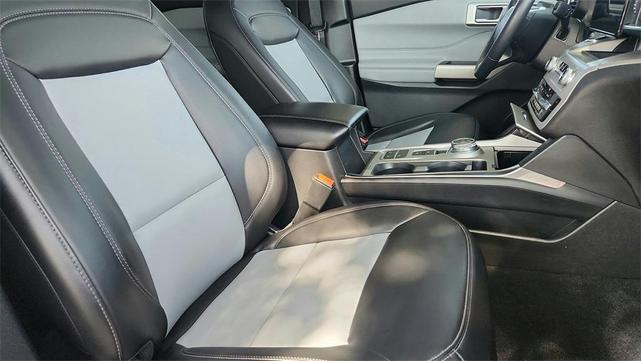 Photo of 2023 Rapid Red Metallic Tinted Clearcoat Ford Explorer
