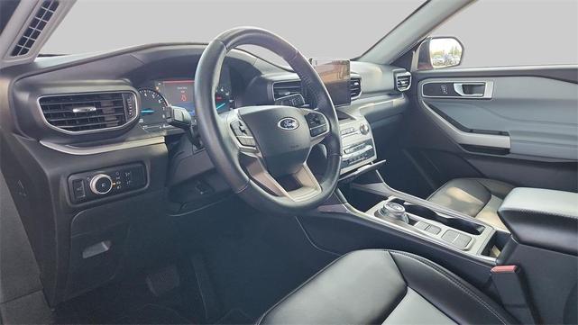 Photo of 2023 Rapid Red Metallic Tinted Clearcoat Ford Explorer