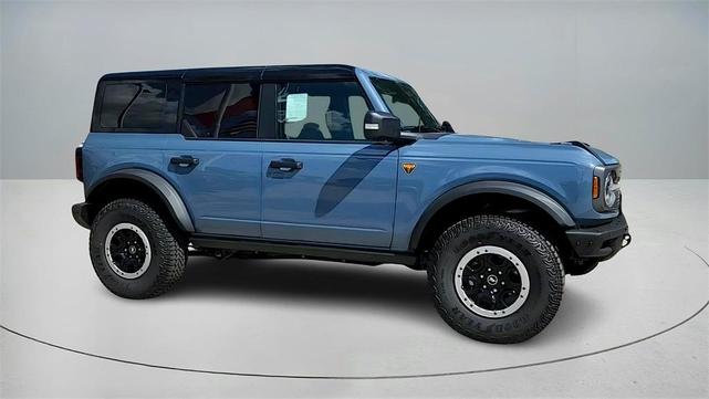 Photo of 2025 Azure Gray Metallic Ford Bronco