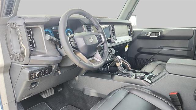 Photo of 2025 Azure Gray Metallic Ford Bronco