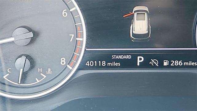 Photo of 2023 Brilliant Silver Metallic Nissan Pathfinder