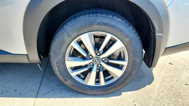 Photo of 2023 Brilliant Silver Metallic Nissan Pathfinder