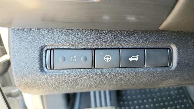 Photo of 2023 Brilliant Silver Metallic Nissan Pathfinder
