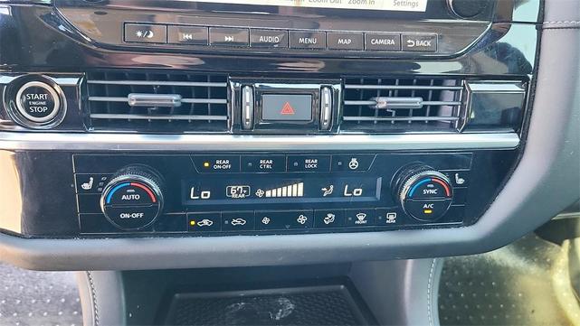 Photo of 2023 Brilliant Silver Metallic Nissan Pathfinder