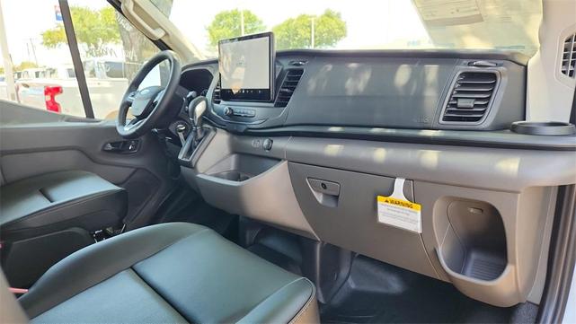 Photo of 2025 Oxford White Ford Transit-350