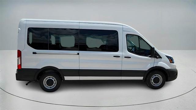 Photo of 2025 Oxford White Ford Transit-350