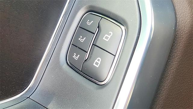 Photo of 2025 Agate Black Metallic Ford F-350