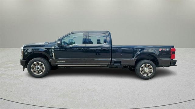 Photo of 2025 Agate Black Metallic Ford F-350