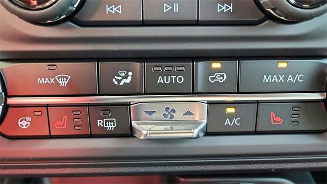 Photo of 2025 Azure Gray Metallic Ford Bronco