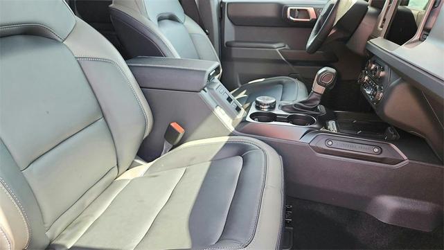 Photo of 2025 Azure Gray Metallic Ford Bronco
