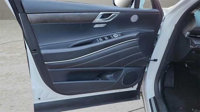 Photo of 2024 Alta White Genesis GV80