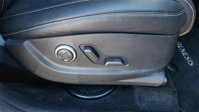 Photo of 2024 Alta White Genesis GV80