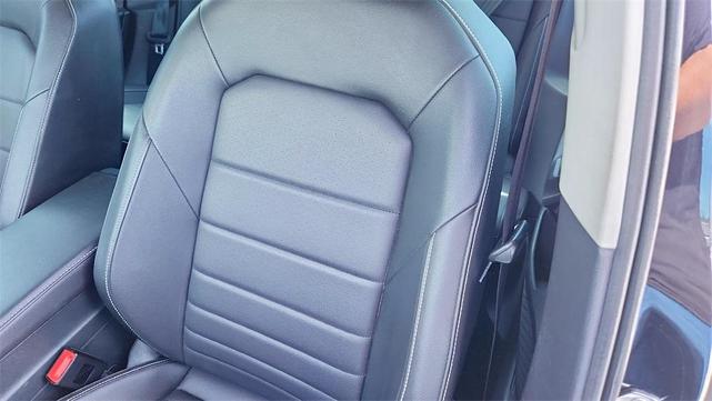Photo of 2023 Deep Black Pearl Effect Volkswagen Jetta
