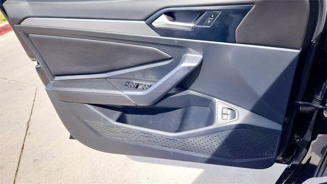 Photo of 2023 Deep Black Pearl Effect Volkswagen Jetta
