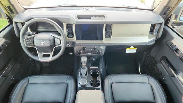 Photo of 2025 Azure Gray Metallic Ford Bronco