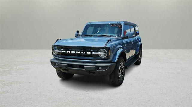 Photo of 2025 Azure Gray Metallic Ford Bronco