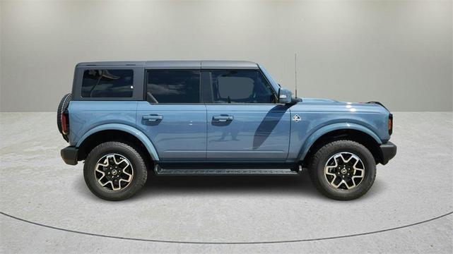 Photo of 2025 Azure Gray Metallic Ford Bronco