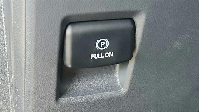 Photo of 2025 White Metallic Ford F-150
