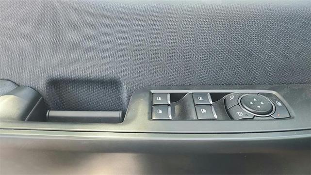Photo of 2025 White Metallic Ford F-150