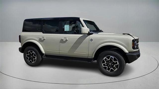 Photo of 2025 Desert Sand Ford Bronco