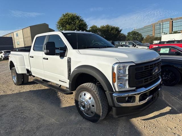 Photo of 2026 Oxford White Ford F-450