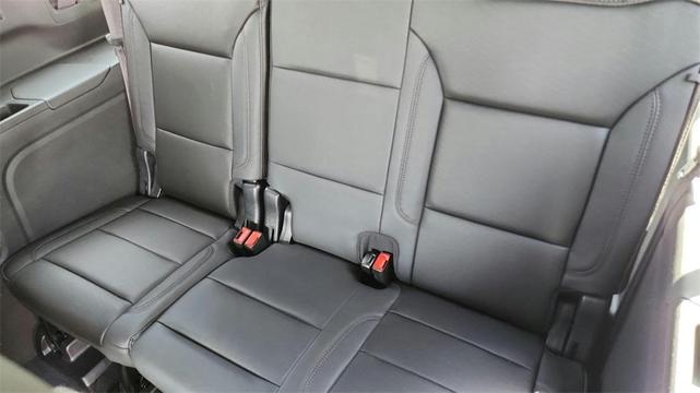 Photo of 2023 Summit White Chevrolet Suburban