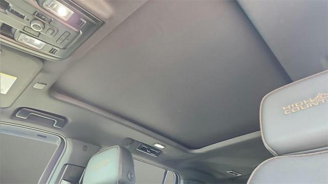 Photo of 2023 Summit White Chevrolet Suburban