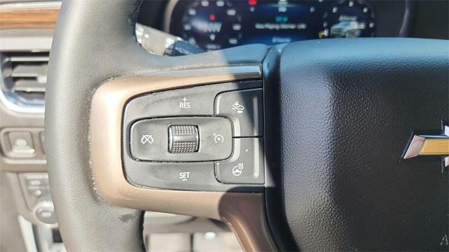 Photo of 2023 Summit White Chevrolet Suburban