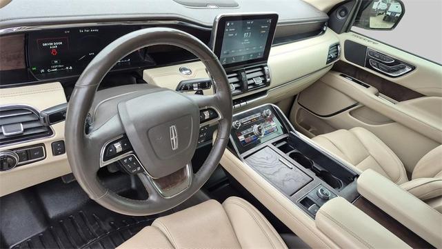 Photo of 2019 Ceramic Pearl Metallic Lincoln Navigator