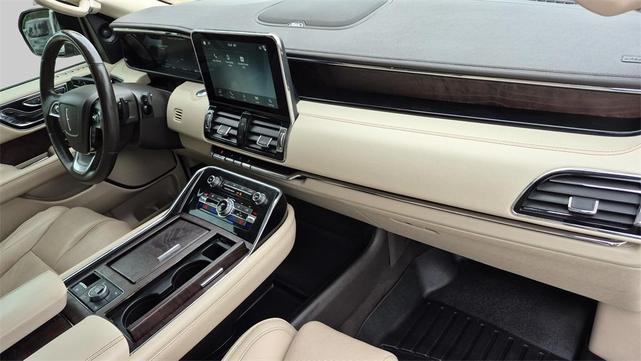 Photo of 2019 Ceramic Pearl Metallic Lincoln Navigator