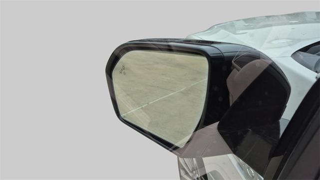 Photo of 2019 Ceramic Pearl Metallic Lincoln Navigator