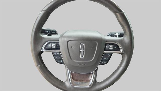 Photo of 2019 Ceramic Pearl Metallic Lincoln Navigator