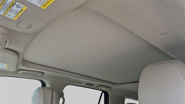 Photo of 2019 Ceramic Pearl Metallic Lincoln Navigator