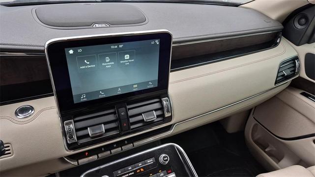 Photo of 2019 Ceramic Pearl Metallic Lincoln Navigator