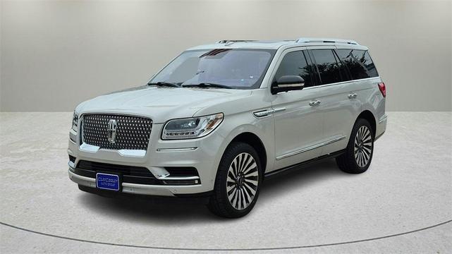 Photo of 2019 Ceramic Pearl Metallic Lincoln Navigator