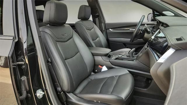 Photo of 2024 Stellar Black Metallic Cadillac XT6