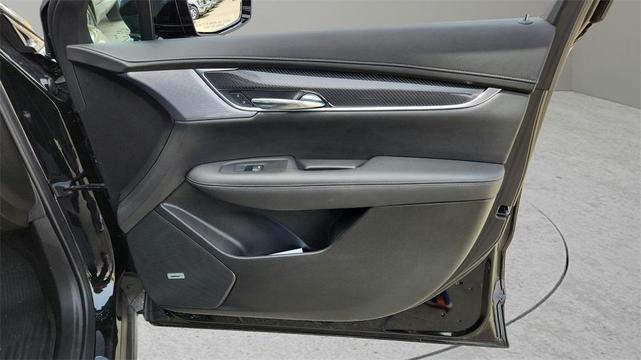 Photo of 2024 Stellar Black Metallic Cadillac XT6
