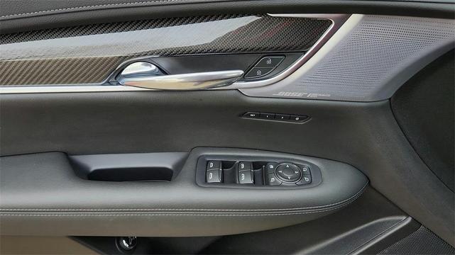 Photo of 2024 Stellar Black Metallic Cadillac XT6