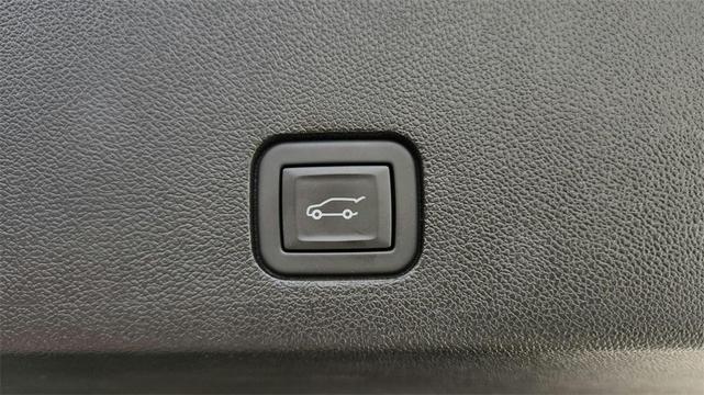 Photo of 2024 Stellar Black Metallic Cadillac XT6