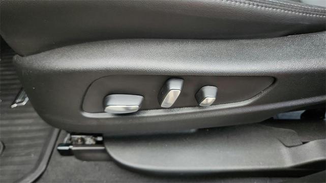 Photo of 2024 Stellar Black Metallic Cadillac XT6