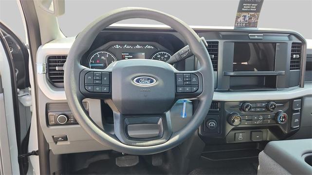 Photo of 2025 Oxford White Ford F-350