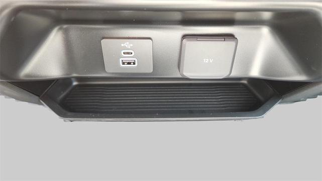 Photo of 2025 Oxford White Ford F-350