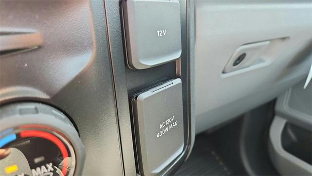 Photo of 2025 Oxford White Ford F-350