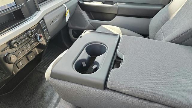 Photo of 2025 Oxford White Ford F-350