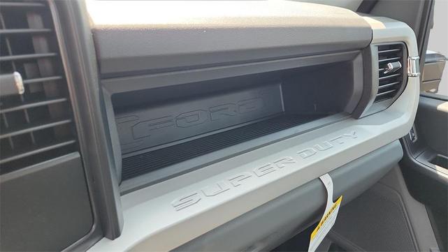 Photo of 2025 Oxford White Ford F-350