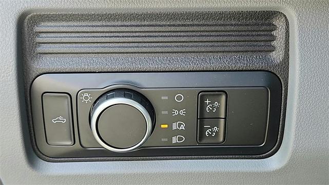 Photo of 2025 Oxford White Ford F-350