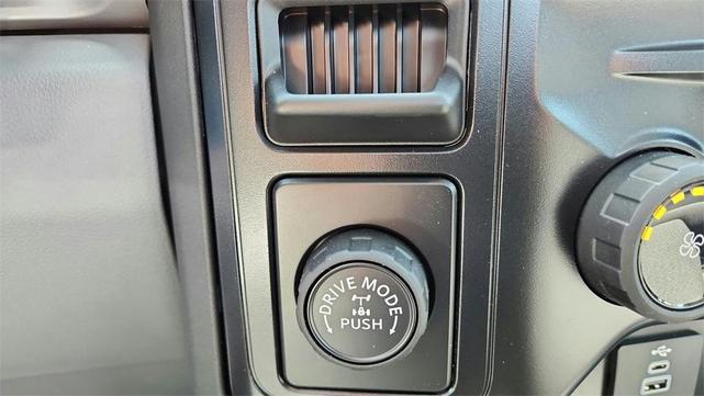 Photo of 2025 Oxford White Ford F-350