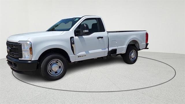 Photo of 2025 Oxford White Ford F-350