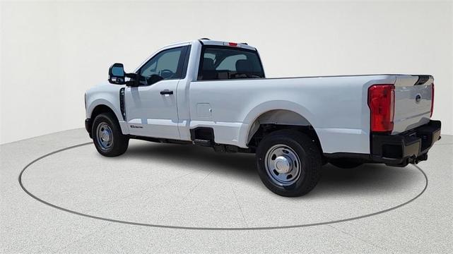 Photo of 2025 Oxford White Ford F-350